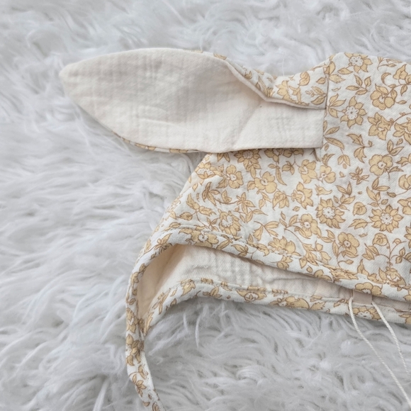 Quincy Mae Bunny Bonnet in Dahlia. Size 12-24M. New.Featuring the sweetest flop - Picture 4 of 9